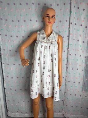 Moon River White Sleeveless Embroidered Mini Dress with Pink & Green Motifs